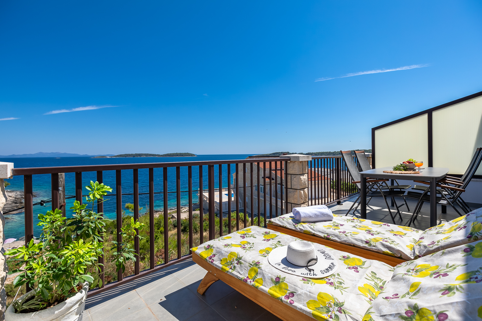 Apartment Gold — Terrace